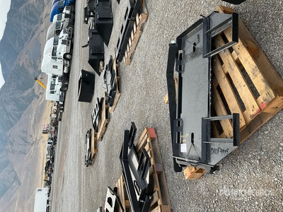 Kit Containers QT-45-FF-42 Fourches pour Skid Steer (Unused)
