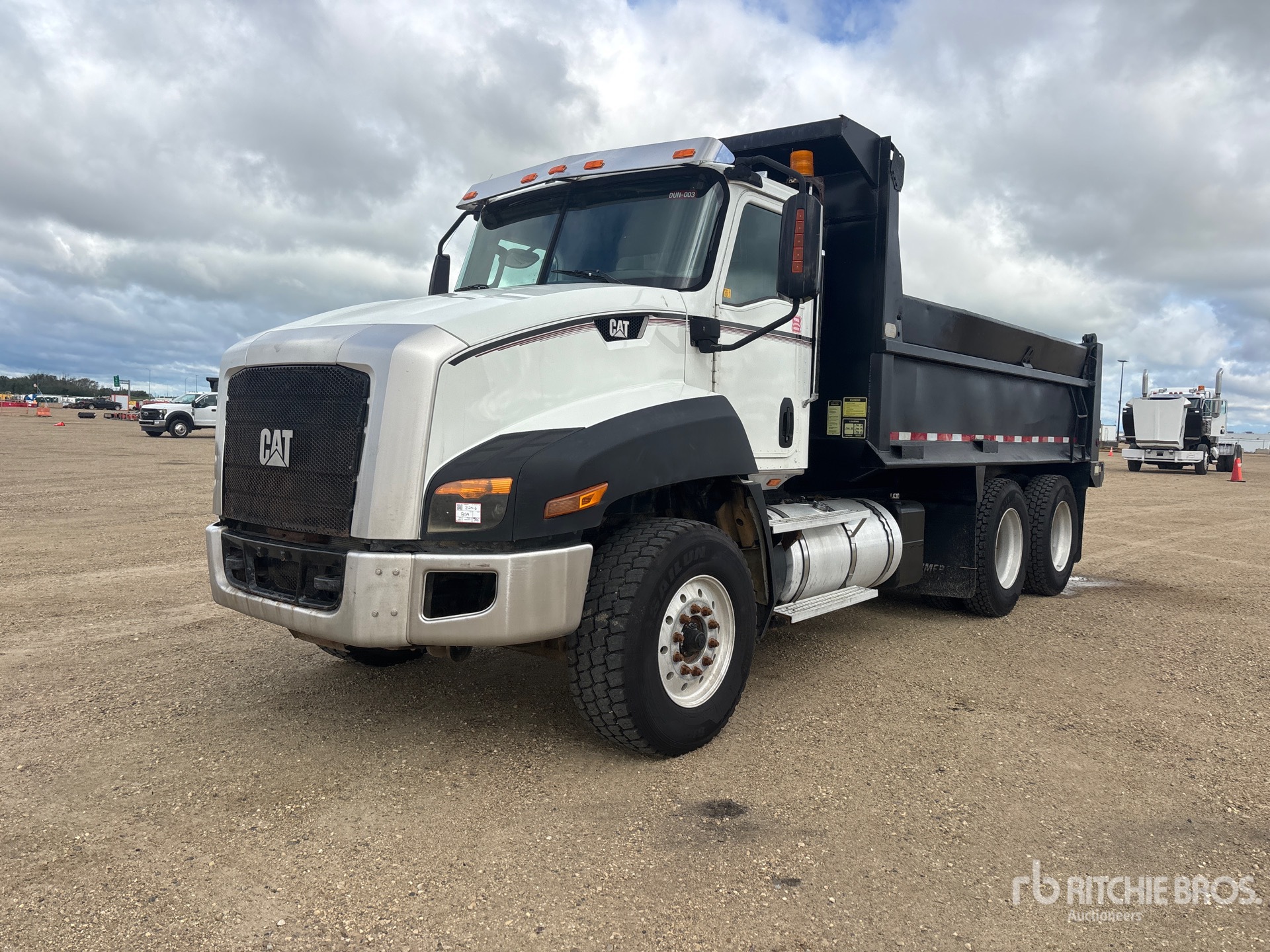2015 Cat CT660S 6x4 T/A Dump Truck