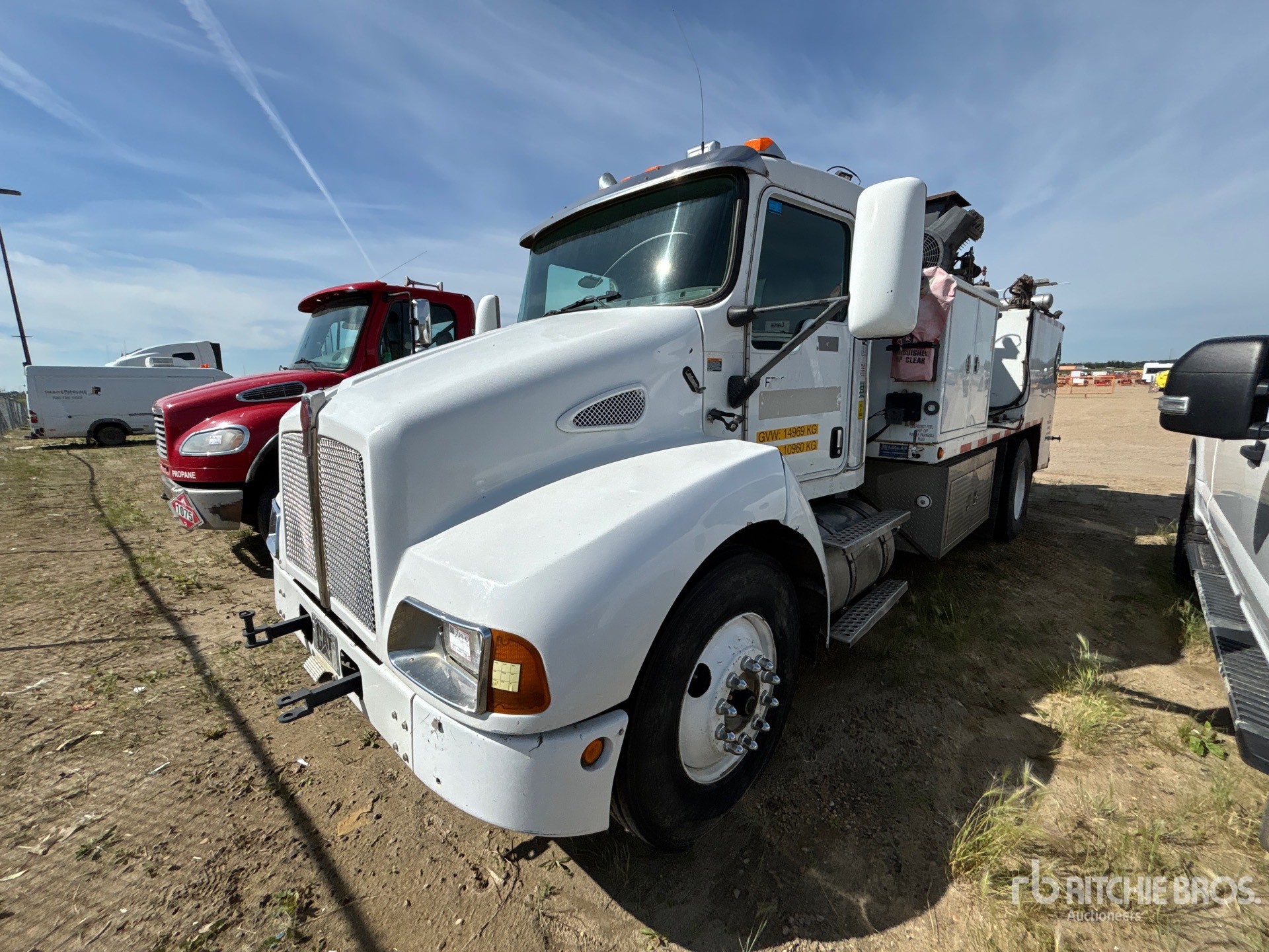 2008 Kenworth T300 4x2 Fuel and Lube Truck