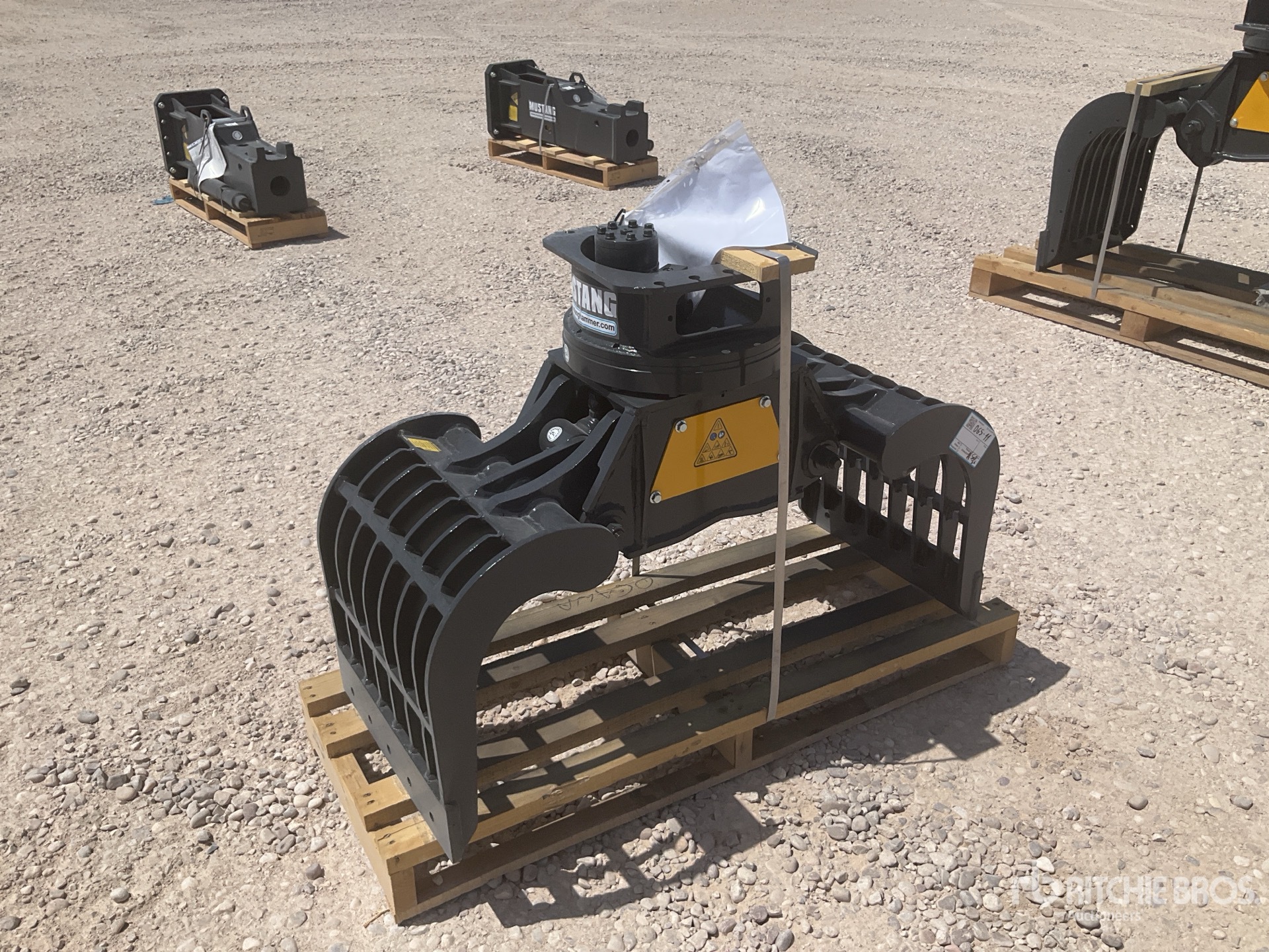 2026 Mustang GRP 250 D Demolition Grapple (Unused)