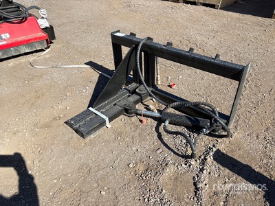 GIYI TP25 24 in Skid Steer Post Puller