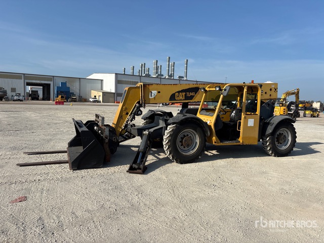 2010 Cat TL943 Telehandler