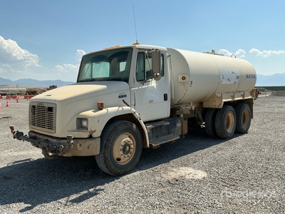 2003 Freightliner FL80 4000 gal 4000 gal Camion à eau