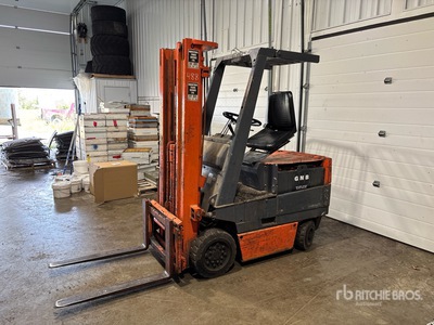 Toyota 5590 lb Electric Forklift