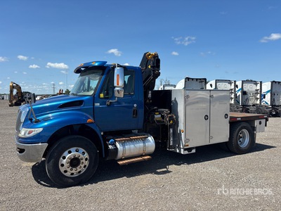 2014 Hiab 088 B-2 CLX 4200 kg Knuckle Boom on 2015 International DuraStar 4300 4x2 Boom Truck
