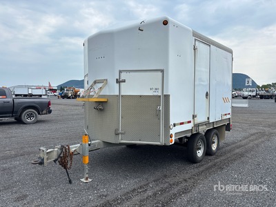 2011 JL Leclerc 13 ft T/A Remorque fermée