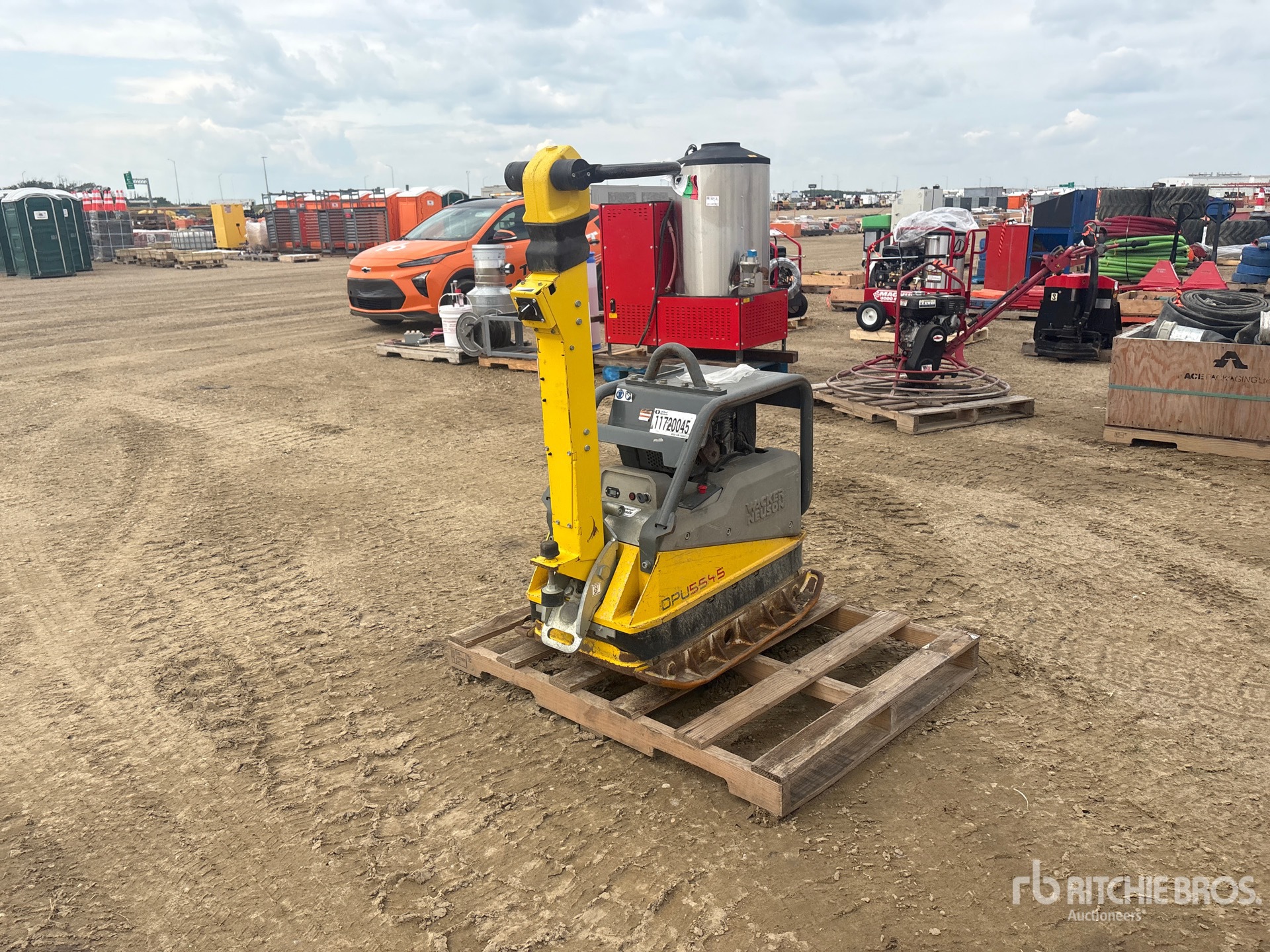 2023 Wacker Neuson DPU5545HE 24" wide Vibratory Plate Compactor