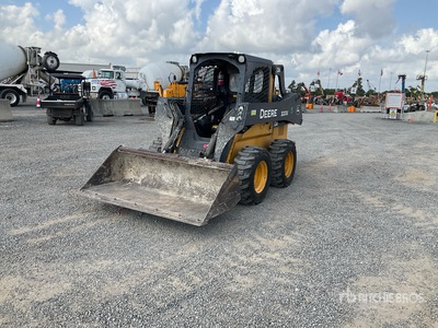 2016 John Deere 320E Two-Speed Minicargadora