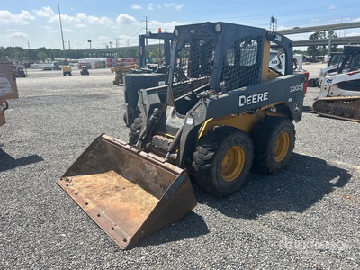 2013 John Deere 320D を見 Skid-Steer Loader (Inoperable)
