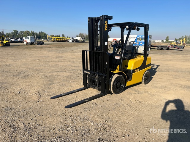 2011 Yale GLP050VX 1500 lb Pneumatic Tire Forklift