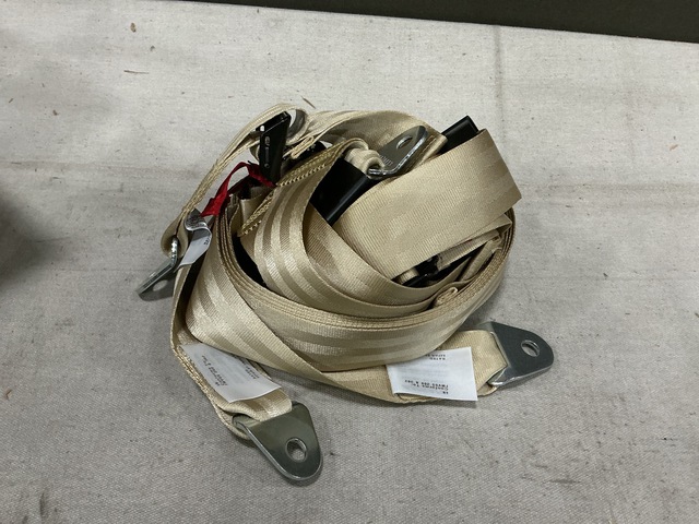 (4) Amsafe 33250409-FT Vehicular Safety Belts (4) Amsafe 33250409-FT Vehicular Safety Belts