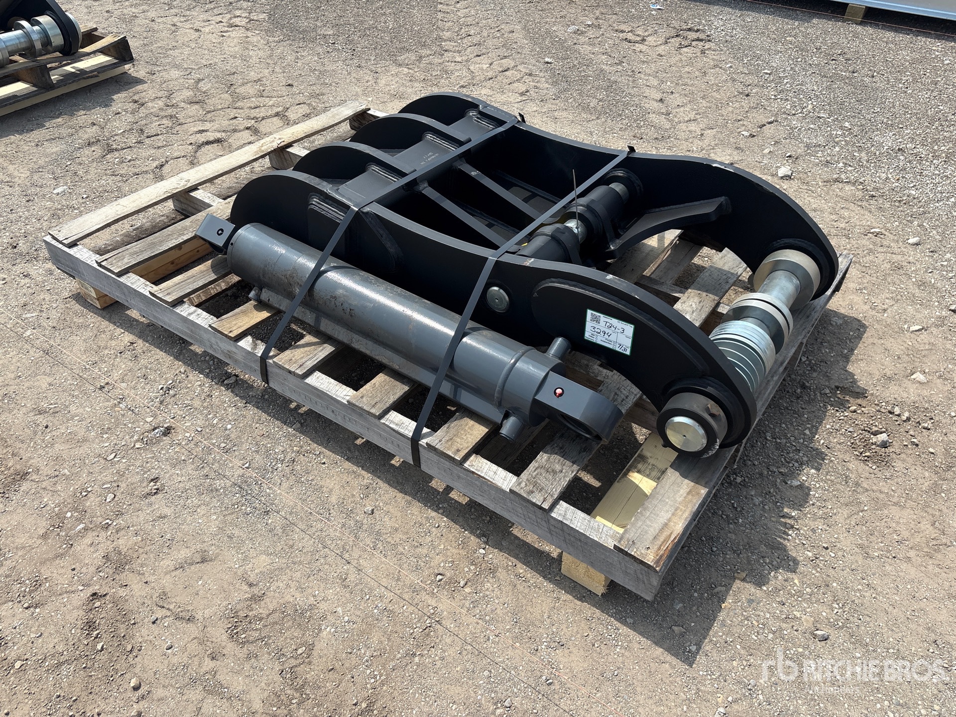 ACS 26 in Excavator Thumb