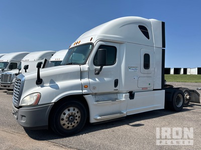 2015 Freightliner Cascadia 125 6x4 Sleeper Truck Tractor