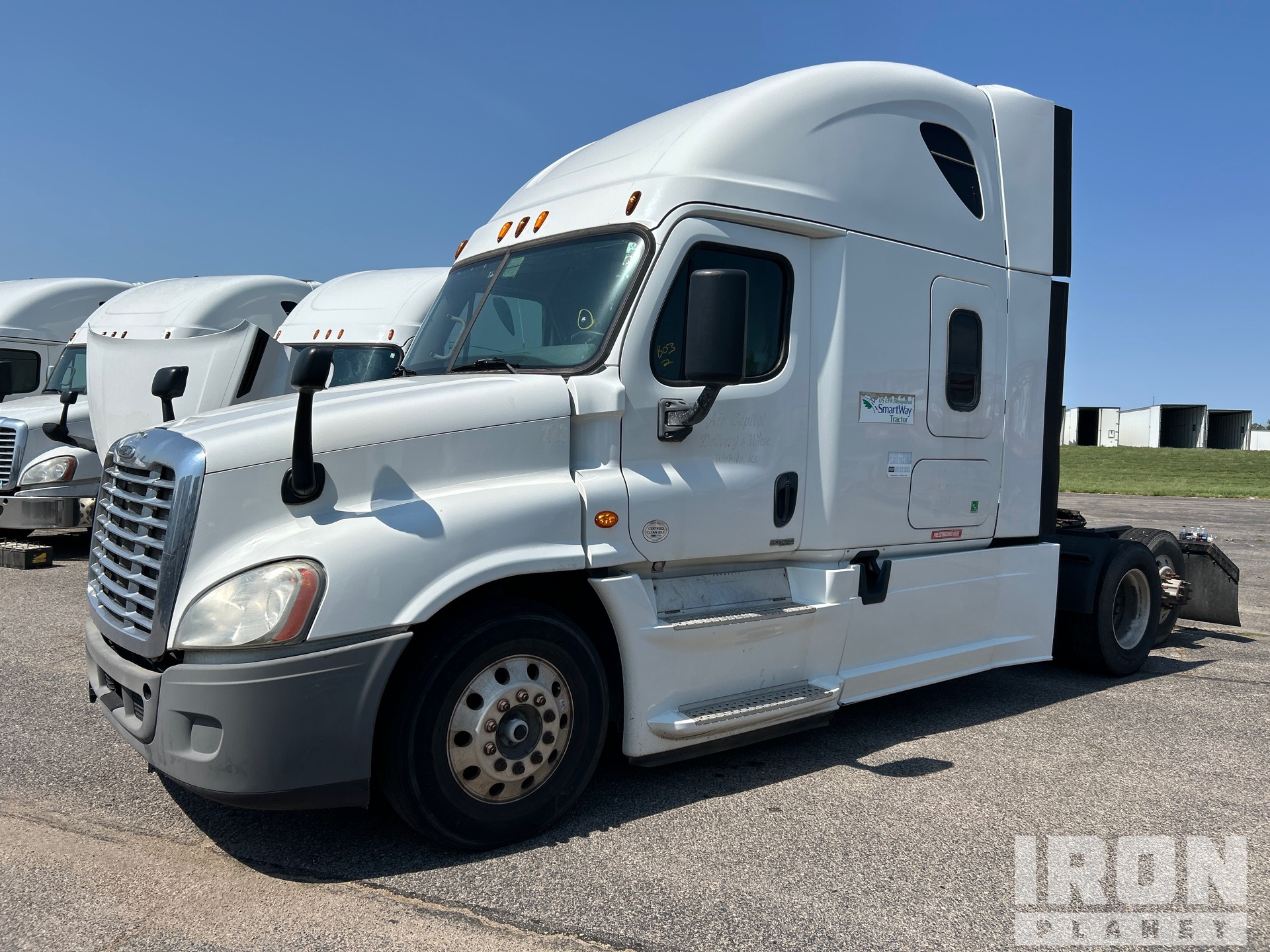 2015 Freightliner Cascadia 125 6x4 T/A Sleeper Truck Tractor