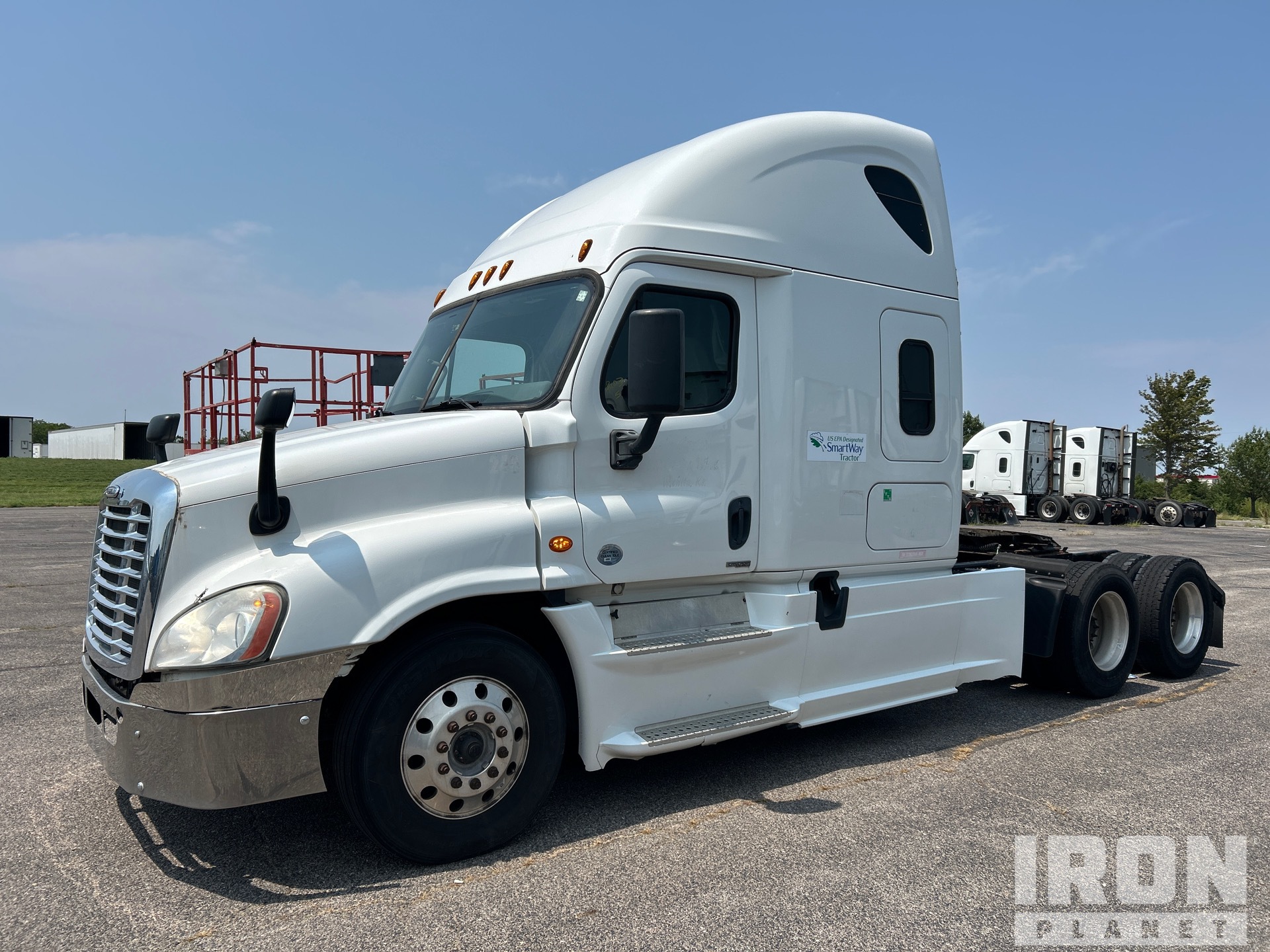 2016 Freightliner Cascadia 125 6x4 T/A Sleeper Truck Tractor