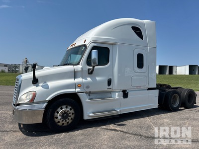 2016 Freightliner Cascadia 125 6x4 T/A Sleeper Truck Tractor