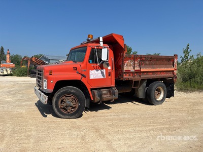 International S1900 S/A Dump Truck (Inoperable)