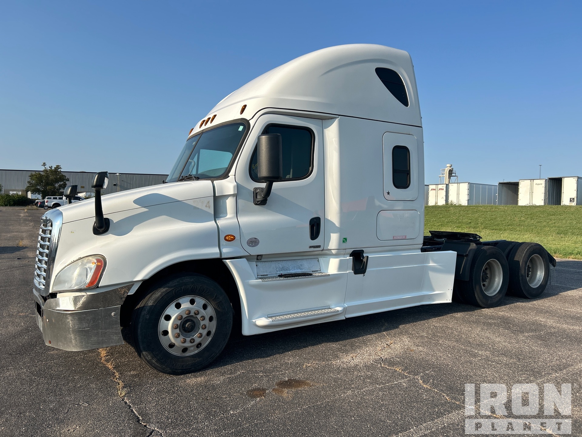 2017 Freightliner Cascadia 125 6x4 T/A Sleeper Truck Tractor