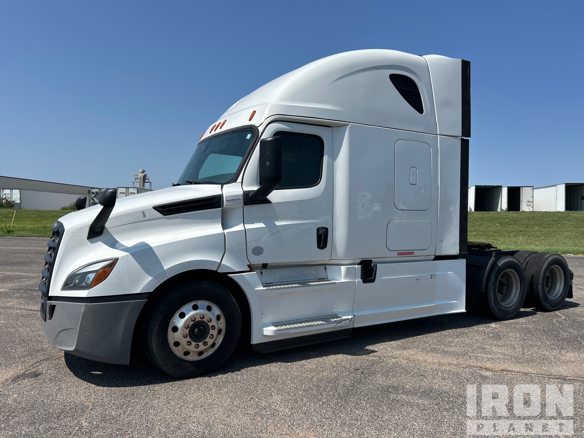 2019 Freightliner Cascadia 126 6x4 T/A Sleeper Truck Tractor