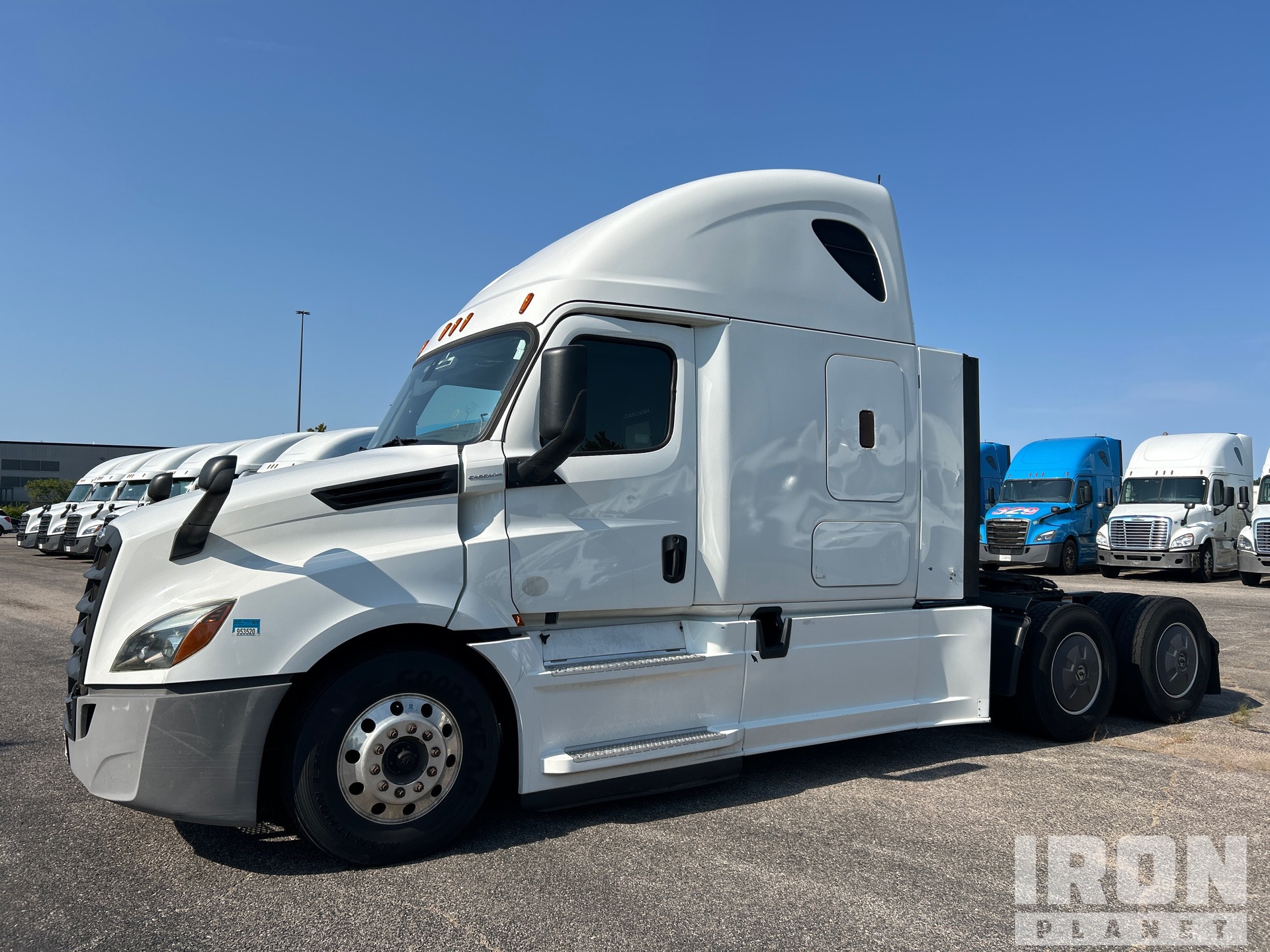 2019 Freightliner Cascadia 126 6x4 T/A Sleeper Truck Tractor