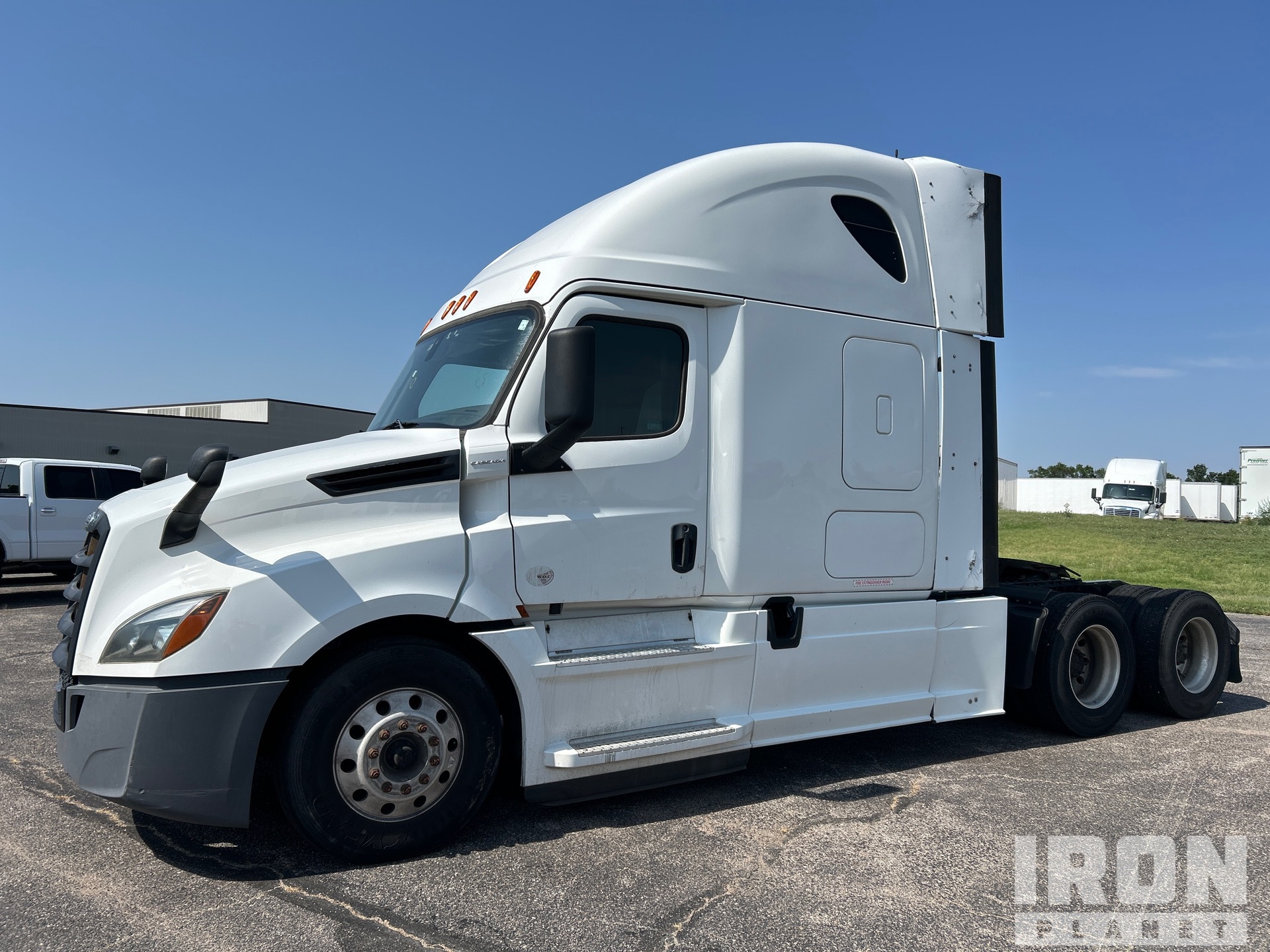 2019 Freightliner Cascadia 126 6x4 T/A Sleeper Truck Tractor