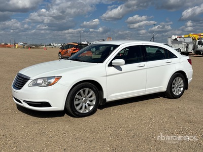 2014 Chrysler 200 LX Automobile