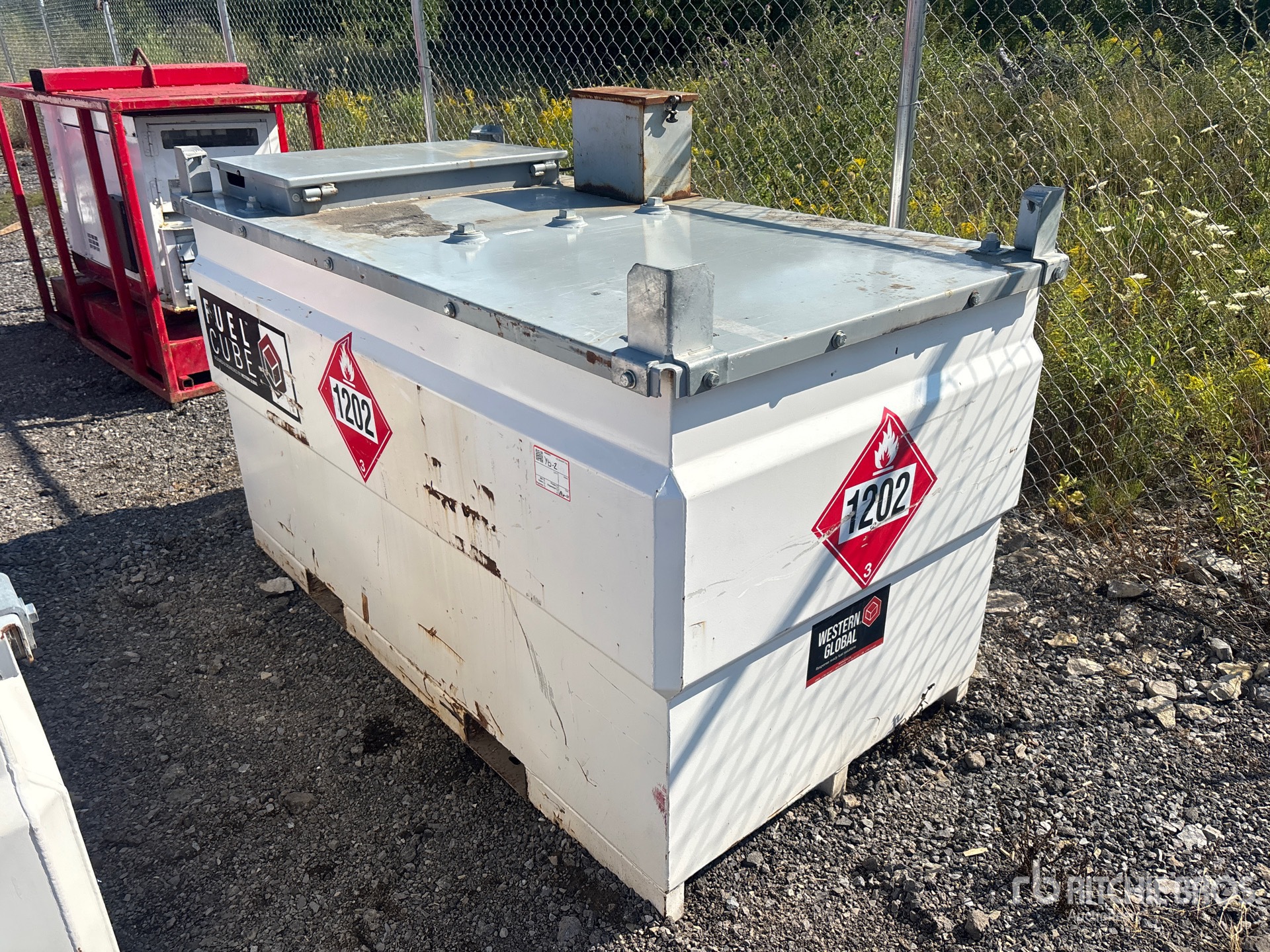 2000 L Skid Mounted Steel Gasoline Fuel Tank