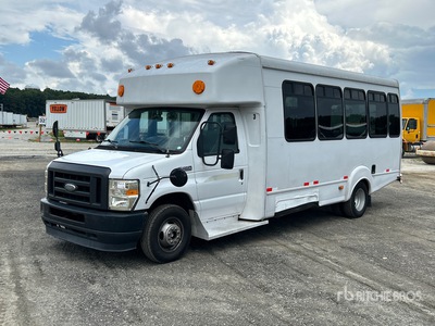 2011 Ford E-450 Econoline 4x2 14-Seat Shuttle Bus