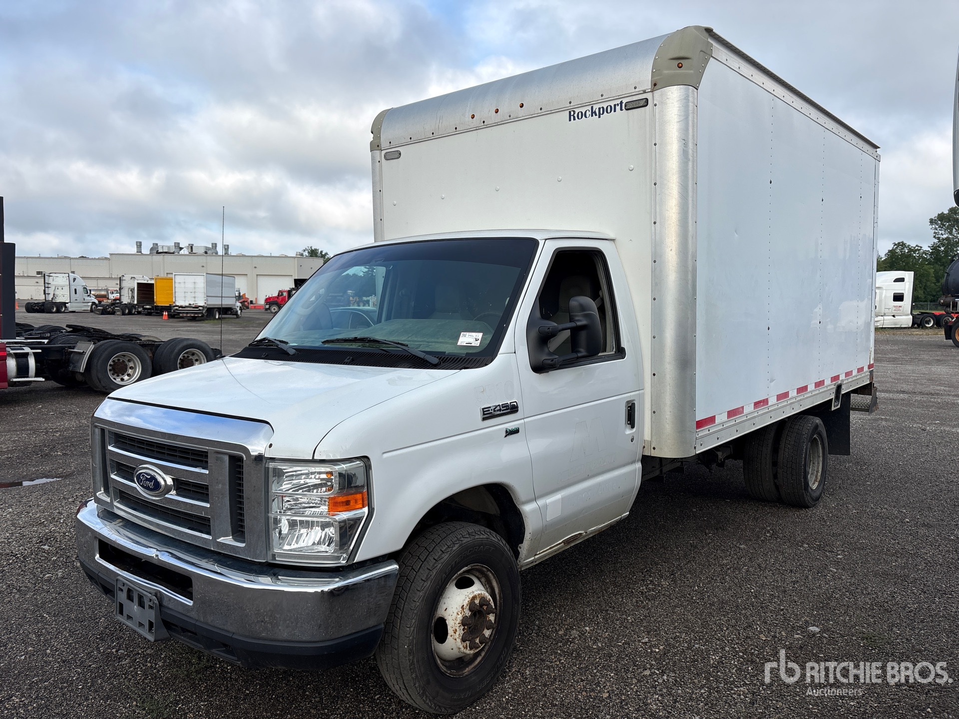 2016 Ford E-450 4x2 Van Truck (Inoperable)