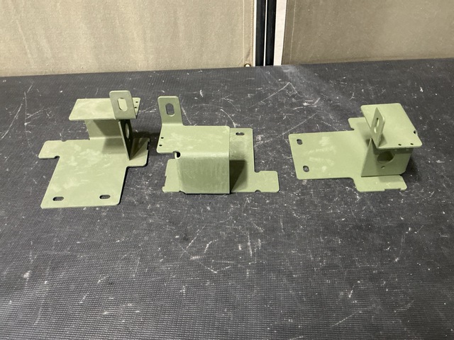 (23) Oshkosh Defense 4051922 Vehicular Components Brackets