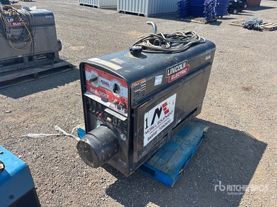 Lincoln Electric SAE300 300 A Skid-Mounted Engine Driven Welder