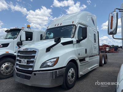 2019 Freightliner Cascadia 126 6x4 Cabeza Tractora Cabina Dormitorio (Inoperable)