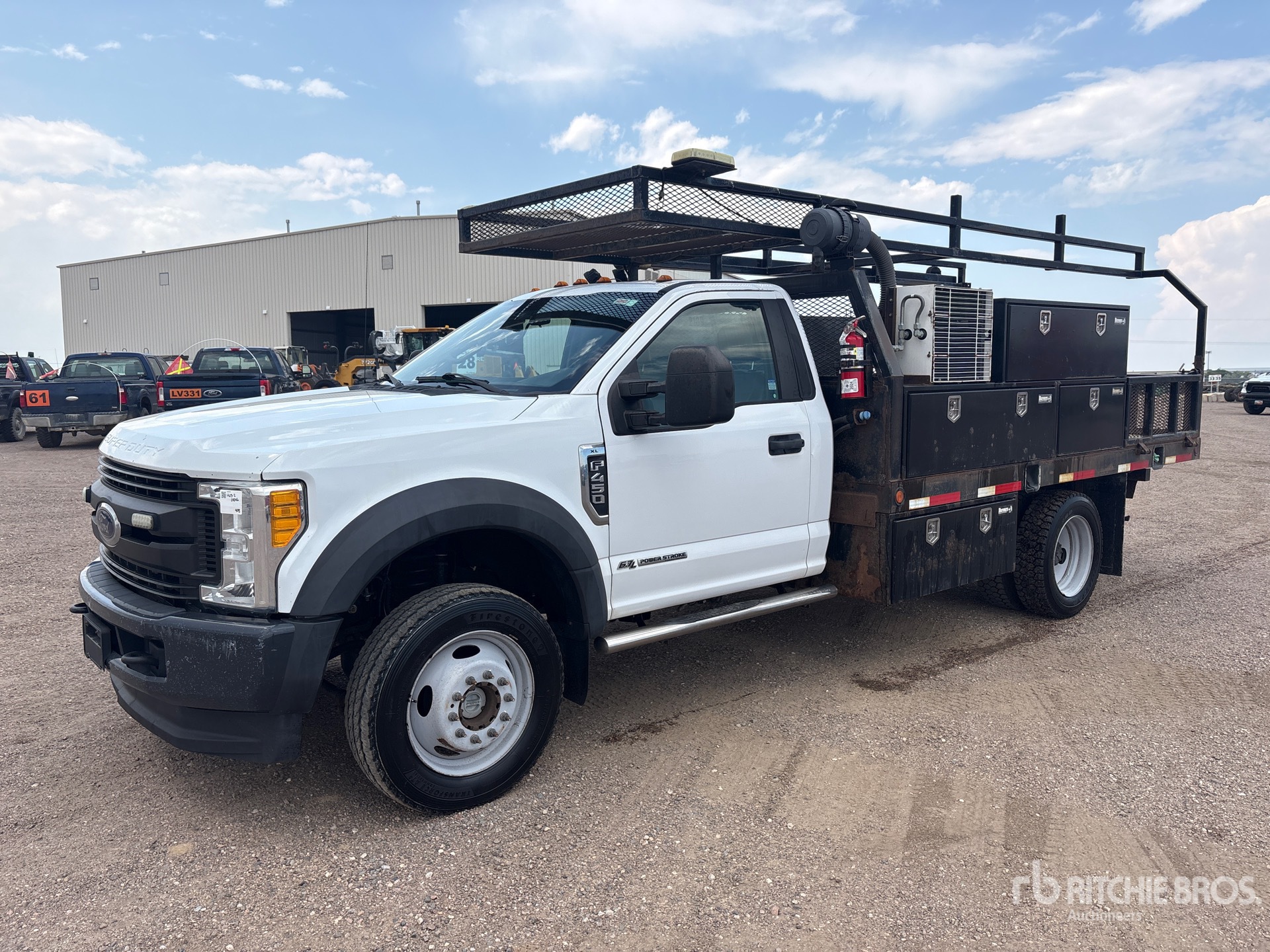 Ford F-450 XL 4x4 Flatbed Truck
