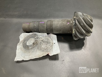 (4) Meritor Heavy Vehicle Systems B-41282-1 Driving Axle Differentials