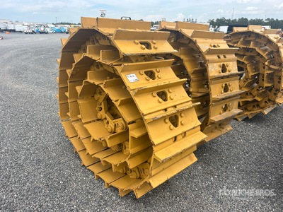 Quantity of 24 in SBG Tracks - Fits Cat D7R