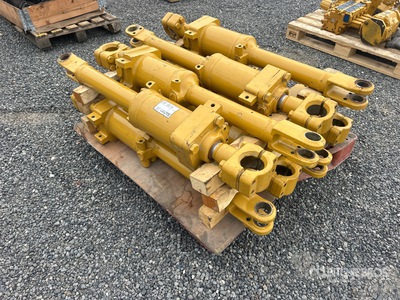 Quantity of (8) Cat Tilt Cylinder - Fits Cat D7R