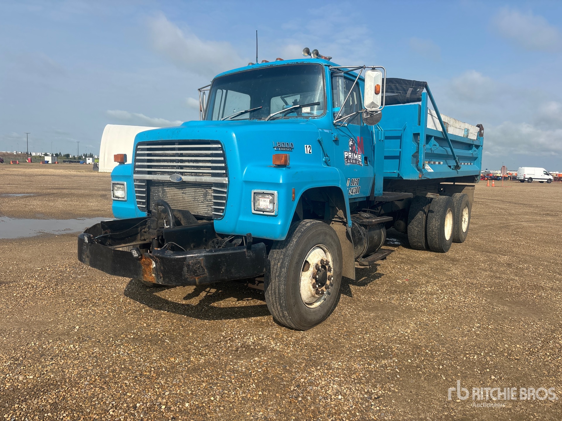 1992 Ford LNT8000F 6x4 T/A Dump Truck