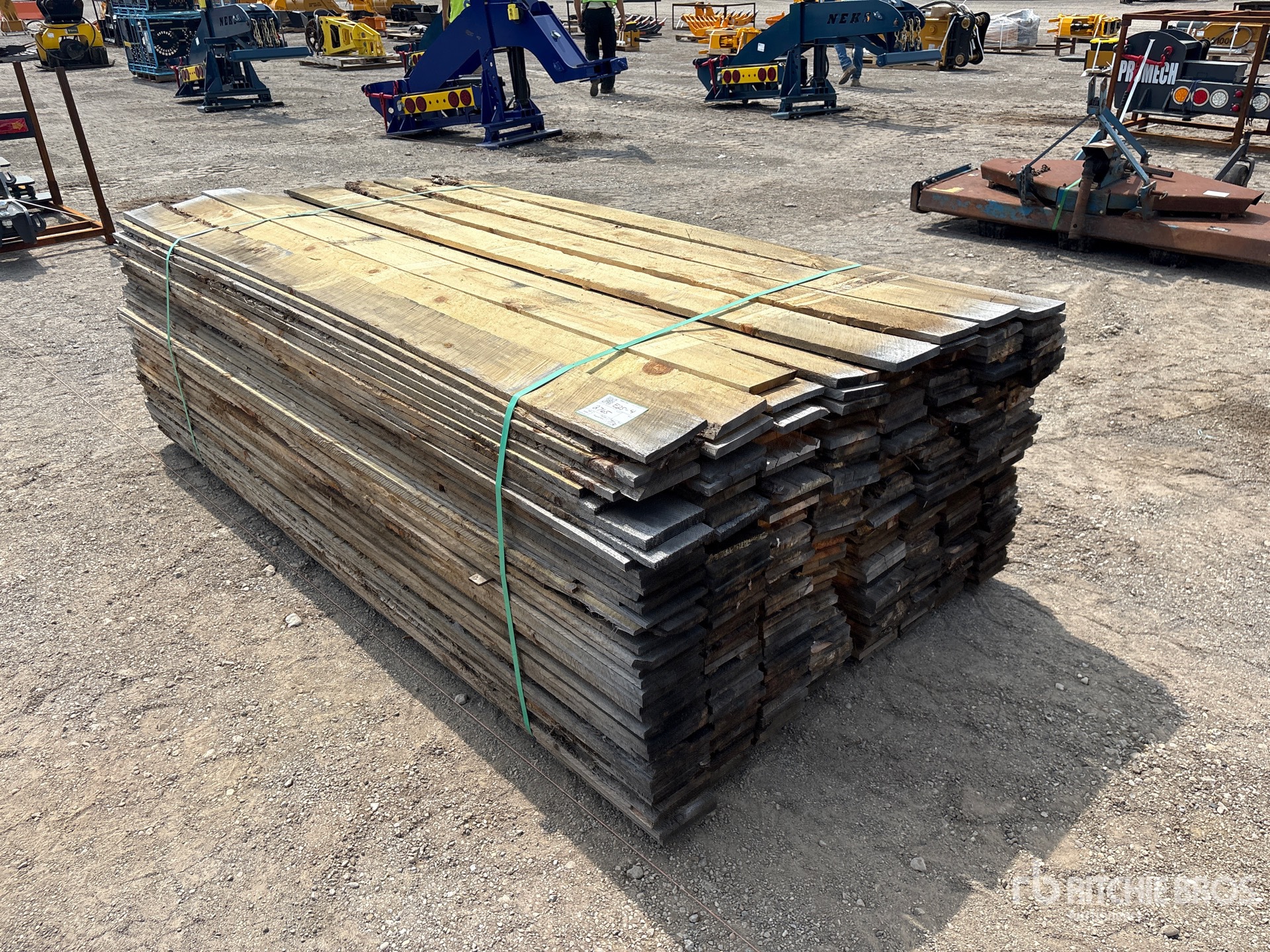 Quantity of (320) 1 in x 6 in x 8 ft Fence Planks