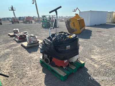 Quantity of (3) Aspirateur