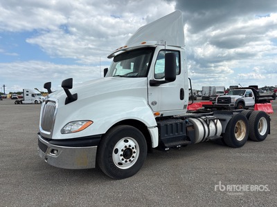 2018 International LT625 6x2 Ciągnik siodłowy T/A z kabiną dzienną