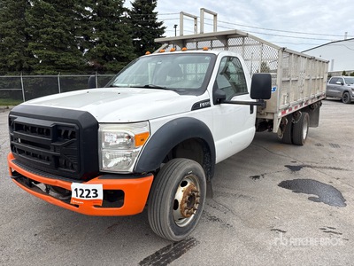 2016 Ford F-550 4x2 Flatbed Truck