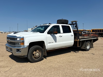2017 Chevrolet Silverado 3500HD 4x4 Crew Cab Flatbed Truck
