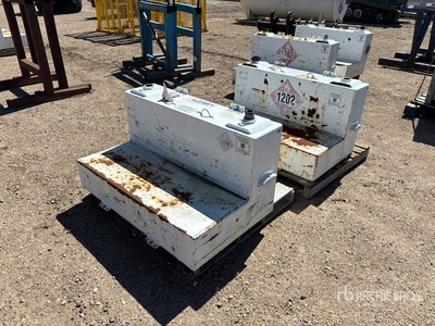 Quantity of (2) Westeel Portable Steel Diesel Réservoir de carburant