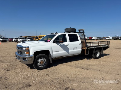 2017 Chevrolet Silverado 3500HD 4x4 Crew Cab Flatbed Truck