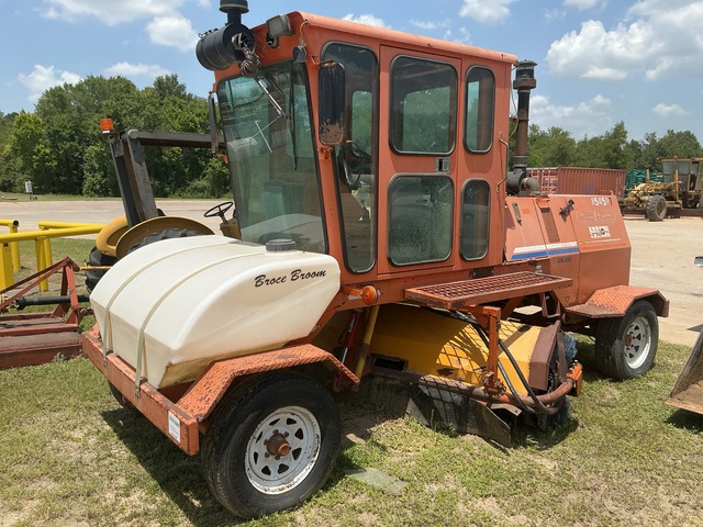 2008 Broce CR350 Self-Propelled Broom