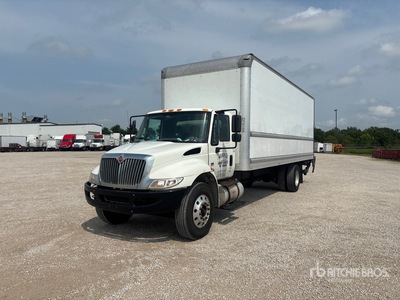 2019 International 4300 4x2 Camion fourgon