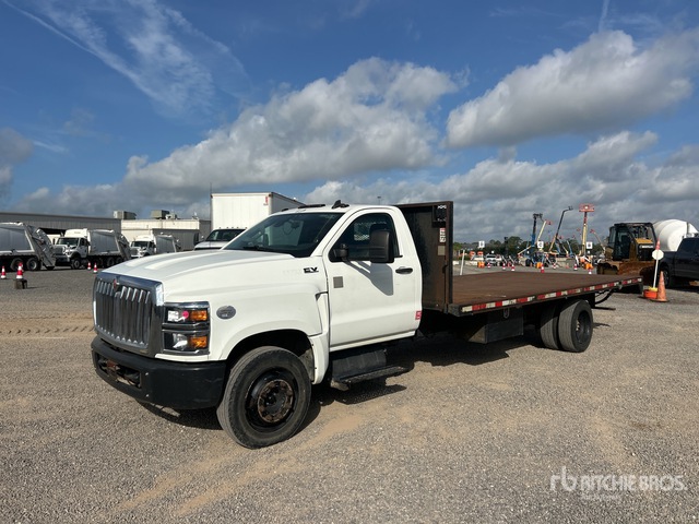 2019 International CV515 4x2 Flatbed Truck