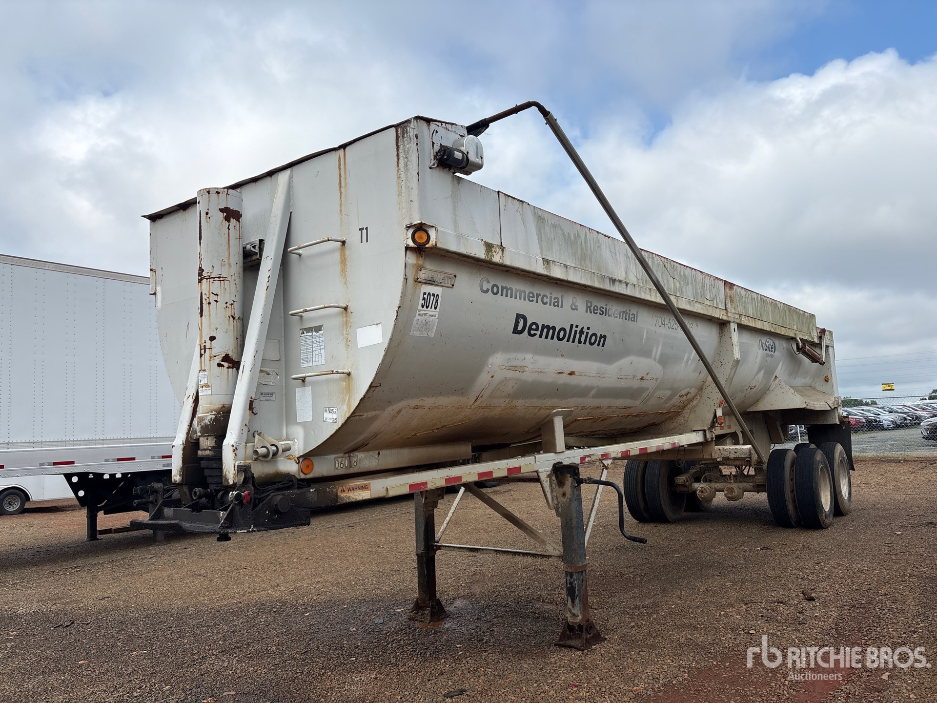 1998 Clement 33 ft T/A Frameless Demolition Demolition Trailer End Dump Trailer