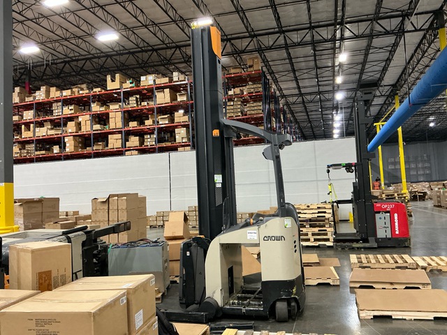 2022 Crown RMD6025-32 3200 lb Reach Truck