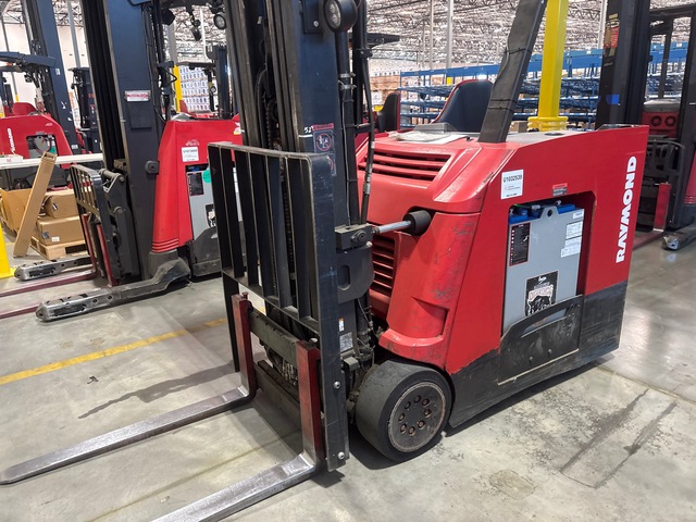 2015 Raymond 425-C50QM 4000 lb Stand‑Up Electric Forklift